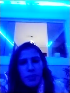 Snapshot of larah4 chatting on October 2025 04:18:02 AM larah4 online show from October 2025 04:18:02 AM