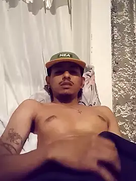 SkinniYamo online show from March 2026 03:42:02 AM