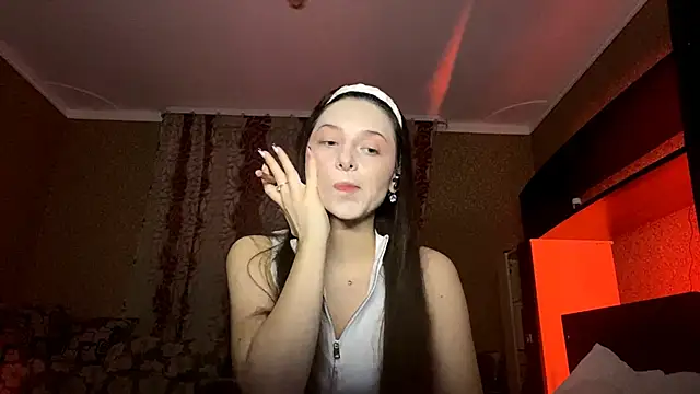 Snapshot of Poly_Falkony chatting on October 2025 03:14:02 PM Poly Falkony online show from October 2025 03:14:02 PM