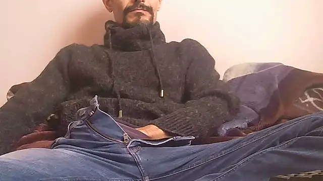 Ash59055 online show from December 2025 12:01:01 PM