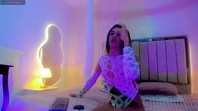 daniela acosta online show from October 2025 11:03:01 AM