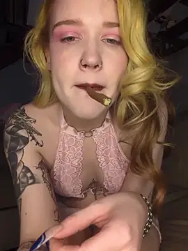 Snapshot of mattiethebaddieee chatting on February 2026 02:05:02 AM mattiethebaddieee online show from February 2026 02:05:02 AM