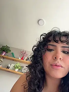 SugarTroubl33 online show from November 2025 01:43:01 PM