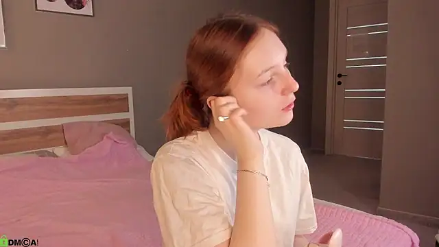 Snapshot of AngelWisee chatting on May 2026 03:02:02 AM AngelWisee online show from May 2026 03:02:02 AM