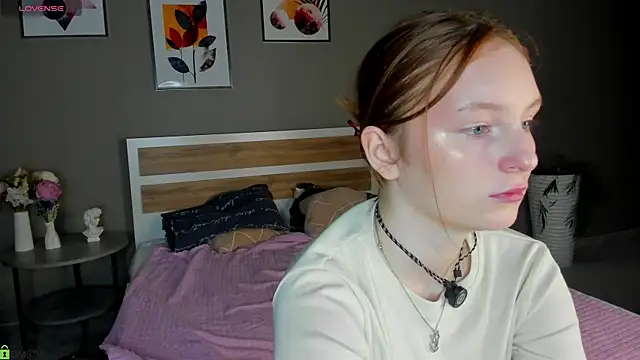 Snapshot of AngelWisee chatting on June 2026 03:09:02 AM AngelWisee online show from June 2026 03:09:02 AM