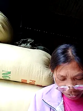 bella-la online show from October 2025 06:25:01 AM