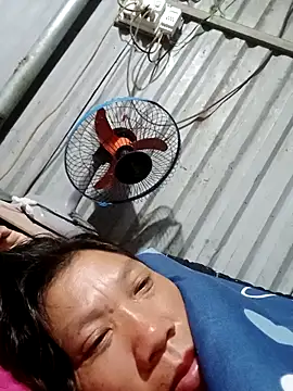 bella-la online show from November 2025 08:08:02 PM