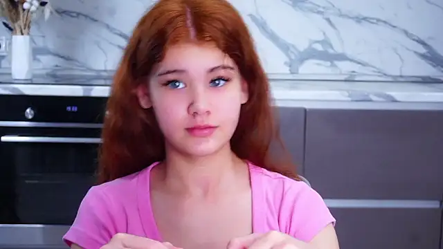 YettaCalabria online show from February 2026 11:42:02 AM