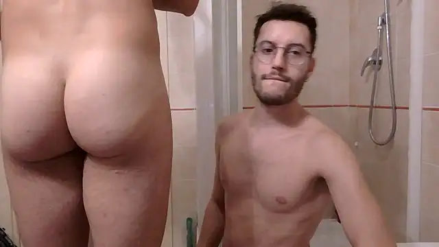 Amicisegreti2 online show from November 2025 10:12:01 PM