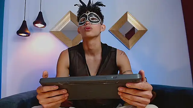 Snapshot of KamiSuarez chatting on October 2025 06:30:02 PM KamiSuarez online show from October 2025 06:30:02 PM