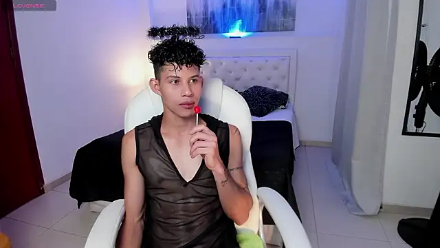 KamiSuarez online show from February 2026 06:39:02 PM