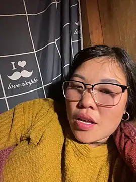 Snapshot of heodat-sexx chatting on December 2025 03:18:02 PM heodat-sexx online show from December 2025 03:18:02 PM