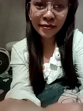 Snapshot of Bamboo-niee123 chatting on April 2026 03:42:02 PM Bamboo-niee123 online show from April 2026 03:42:02 PM