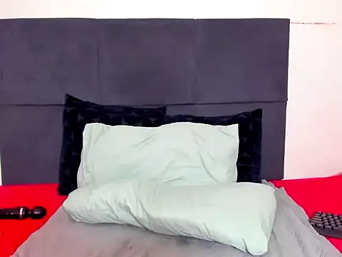 ThickLeeyanaXX online show from November 2025 05:33:02 PM