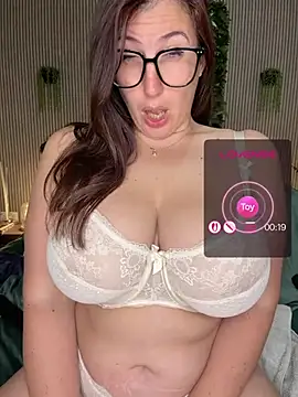 Snapshot of MysteryGirl__ chatting on May 2026 07:47:02 AM MysteryGirl online show from May 2026 07:47:02 AM