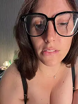 Snapshot of MysteryGirl__ chatting on May 2026 07:28:02 AM MysteryGirl online show from May 2026 07:28:02 AM