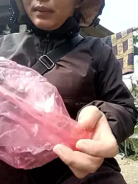 yoyo-mi online show from December 2025 04:09:01 AM