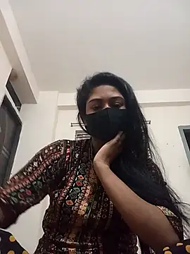 Green LaDY66 online show from October 2025 04:09:02 PM