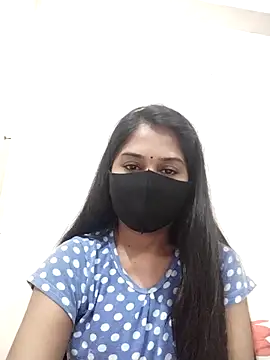 Green LaDY66 online show from November 2025 05:23:02 PM