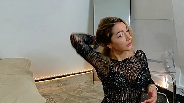 Ammelia  online show from November 2025 06:36:01 AM