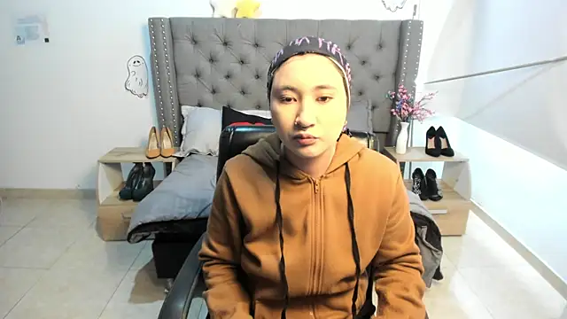 AnngelLee online show from October 2025 01:46:02 PM