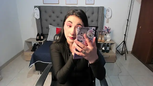 AnngelLee online show from November 2025 01:33:02 PM