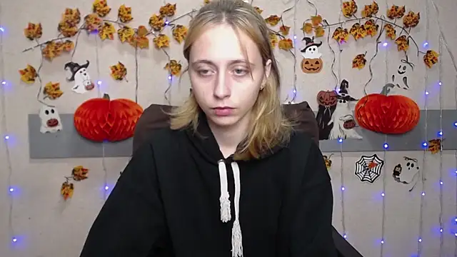 TracyLll online show from November 2025 01:32:01 PM