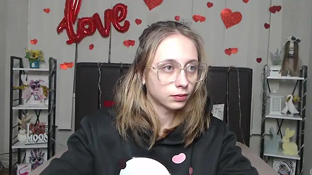 TracyLll online show from February 2026 06:07:01 AM