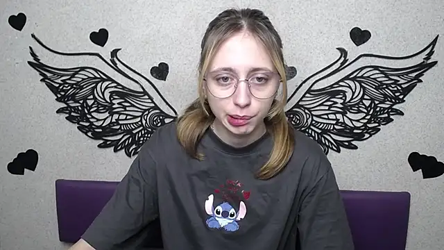 TracyLll online show from February 2026 06:14:02 AM