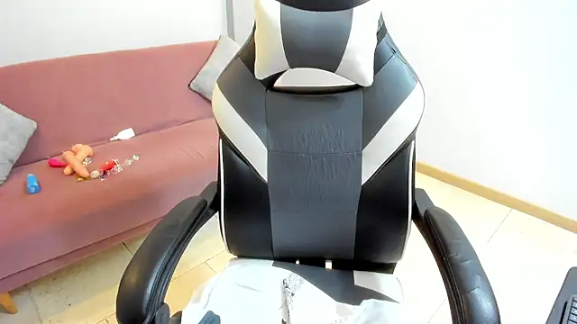 Julietta01 online show from November 2025 03:07:01 AM