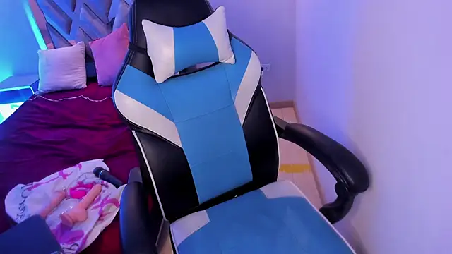 Julietta01 online show from November 2025 03:41:01 AM