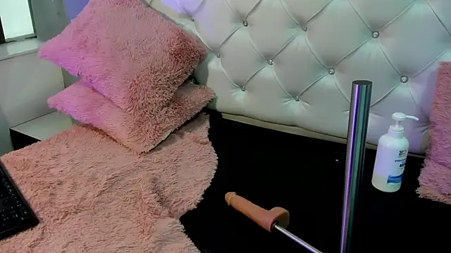 Cristinawhite online show from December 2025 08:03:01 PM