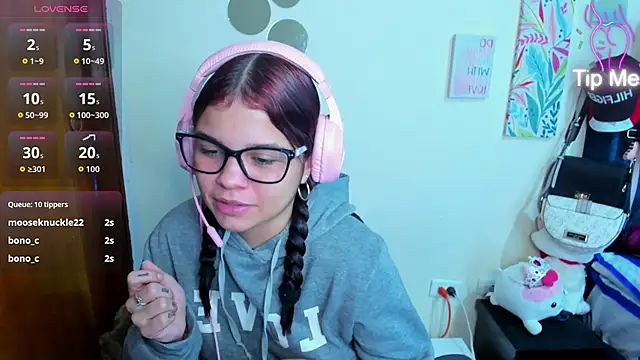 Emma boo online show from December 2025 04:44:02 AM