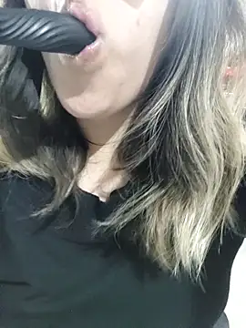 Snapshot of Camilu23 chatting on October 2025 08:54:02 PM Camilu23 online show from October 2025 08:54:02 PM