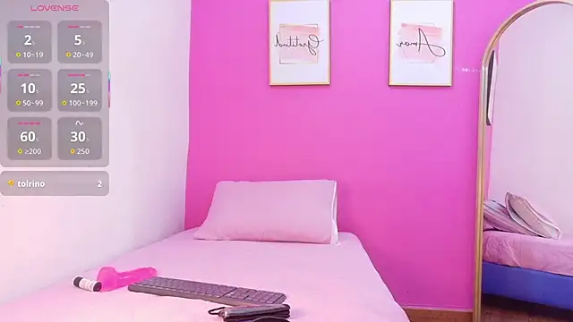 miss-Ortiz online show from November 2025 08:30:01 PM