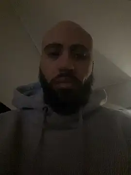 Snapshot of solid_spun chatting on November 2025 06:12:01 AM solid spun online show from November 2025 06:12:01 AM