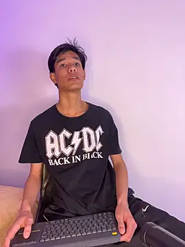 Snapshot of michael_vidal chatting on October 2025 07:25:01 PM michael vidal online show from October 2025 07:25:01 PM