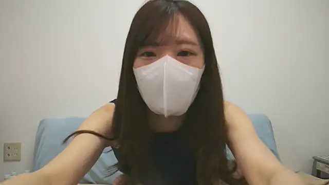 Snapshot of Minami_jjjj chatting on May 2026 01:11:02 AM Minami jjjj online show from May 2026 01:11:02 AM
