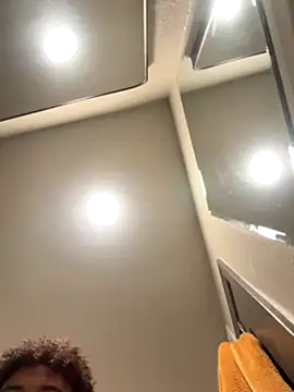 Bornmaccin223 online show from October 2025 07:32:01 AM