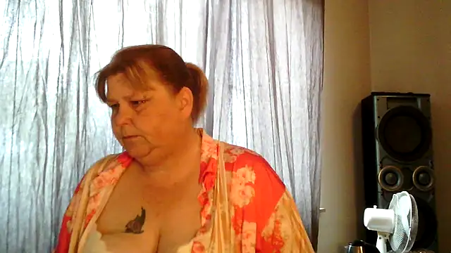 Snapshot of Sylviastar46 chatting on June 2026 08:05:02 AM Sylviastar46 online show from June 2026 08:05:02 AM