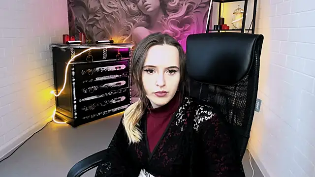 Snapshot of IreneBailey chatting on November 2025 09:09:01 AM IreneBailey online show from November 2025 09:09:01 AM