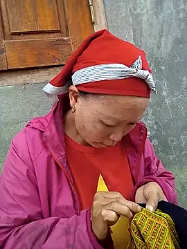 cute-kiss online show from October 2025 02:56:01 AM