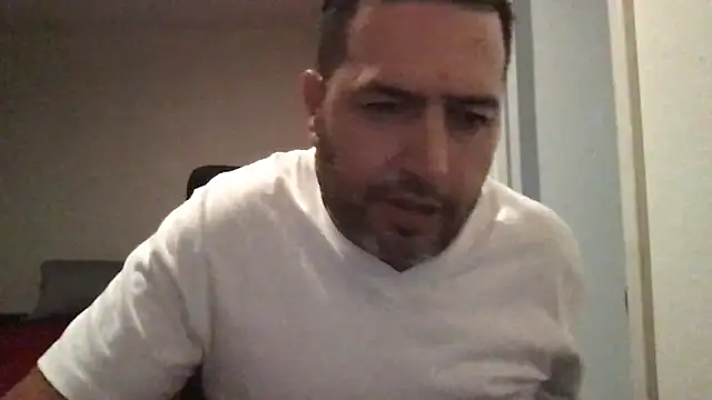 ezrah23 online show from November 2025 05:25:01 PM