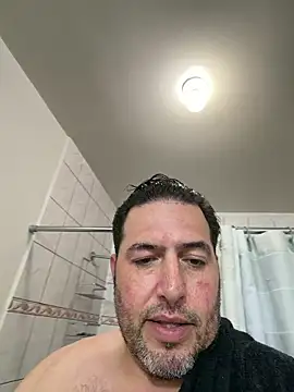 ezrah23 online show from January 2026 11:09:01 PM