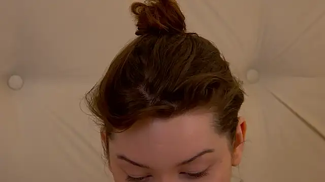 Snapshot of VickiBanx chatting on November 2025 09:00:02 AM VickiBanx online show from November 2025 09:00:02 AM