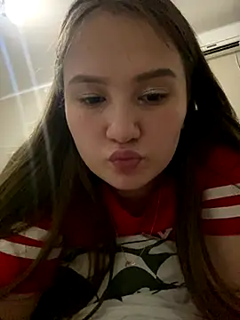 Snapshot of Regina_Lynne chatting on November 2025 04:39:02 PM Regina Lynne online show from November 2025 04:39:02 PM