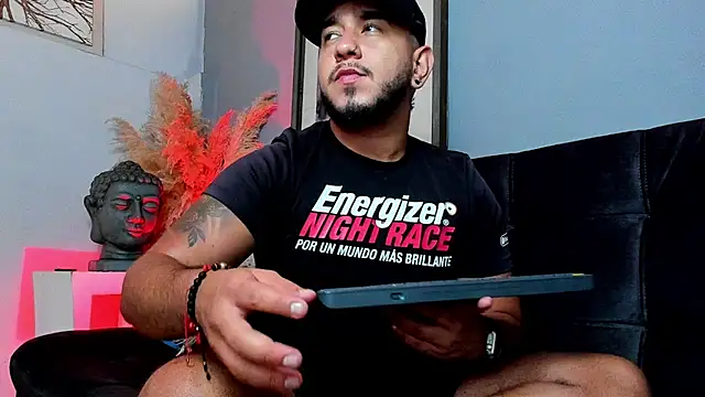 MarcusConnor online show from November 2025 01:55:01 PM