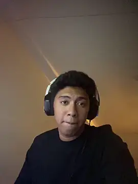 Snapshot of russ1e chatting on October 2025 06:09:01 PM russ1e online show from October 2025 06:09:01 PM