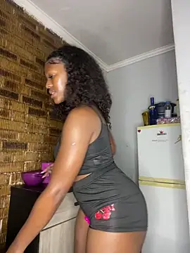 SP1CY MOMMY online show from February 2026 06:56:02 PM