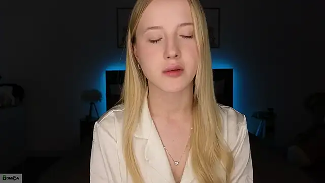 Snapshot of adele_armass chatting on February 2026 08:58:01 PM adele armass online show from February 2026 08:58:01 PM